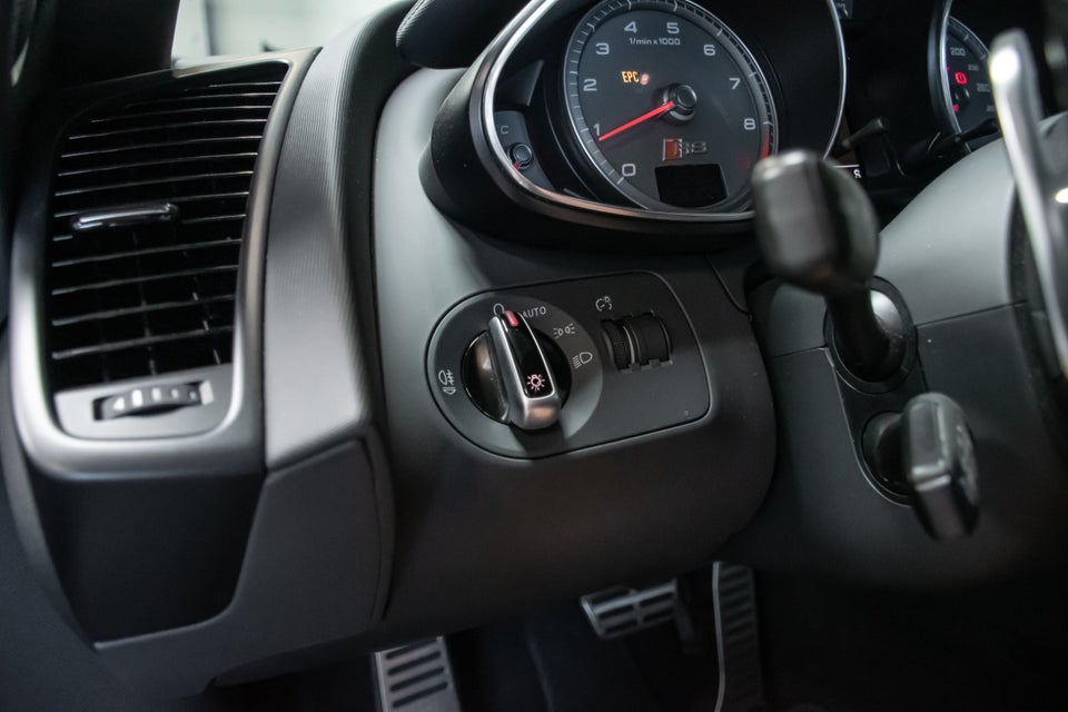 Audi R8 4,2 FSi Coupé quattro S-tr. 2d