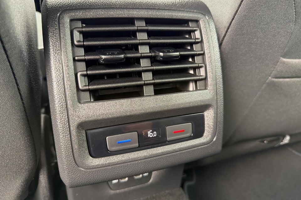 VW Golf VIII 1,4 GTE DSG 5d