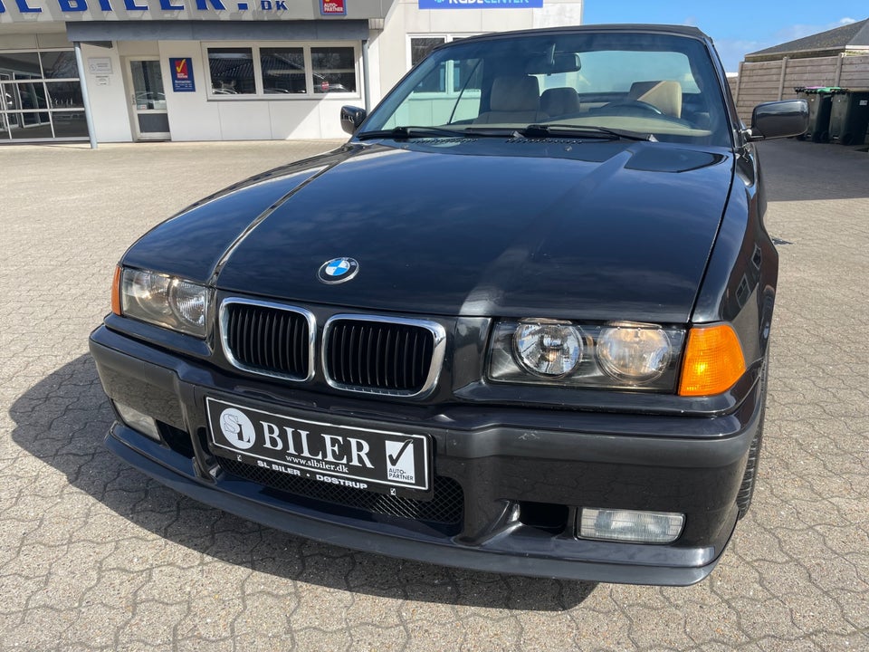 BMW 320i 2,0 Cabriolet 2d