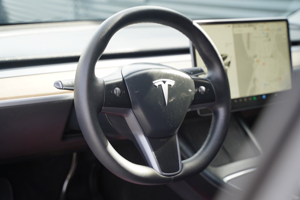 Tesla Model Y Long Range AWD 5d