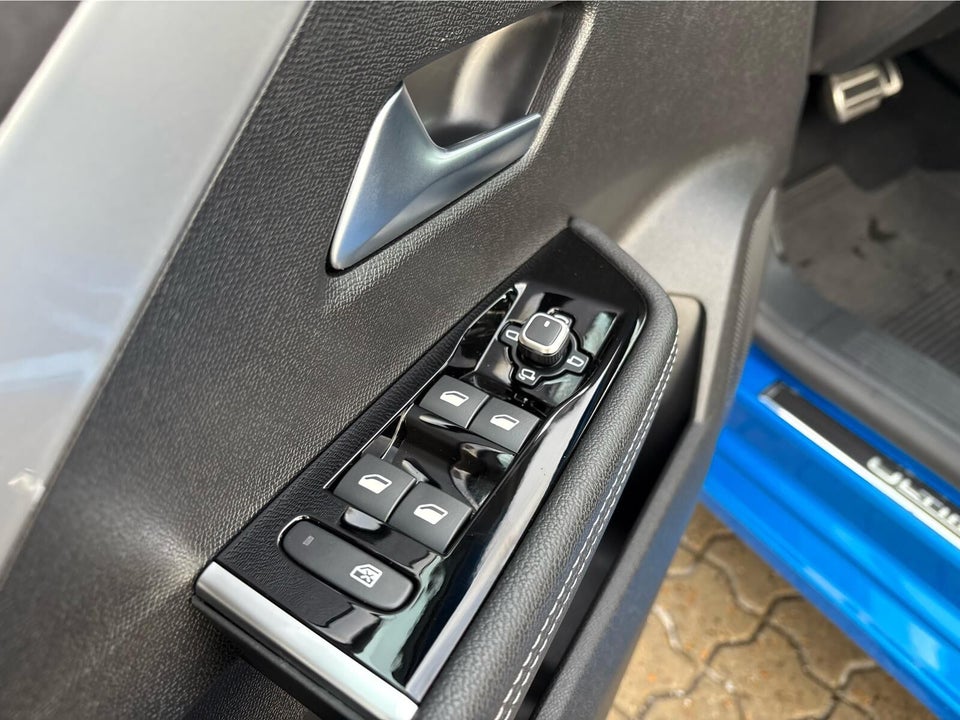 Opel Astra-e 54 Ultimate 5d