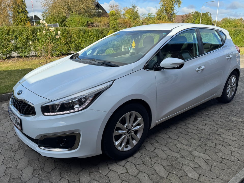 Kia Ceed 1,6 CRDi 136 Attraction 5d