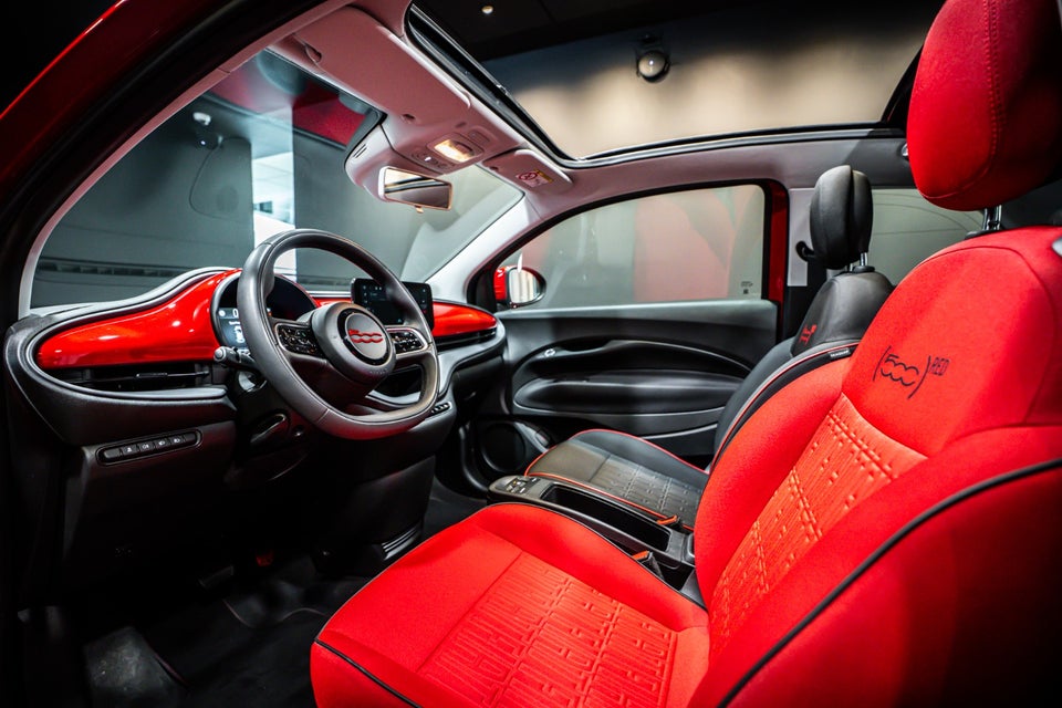 Fiat 500e 24 (RED) Cabrio 2d