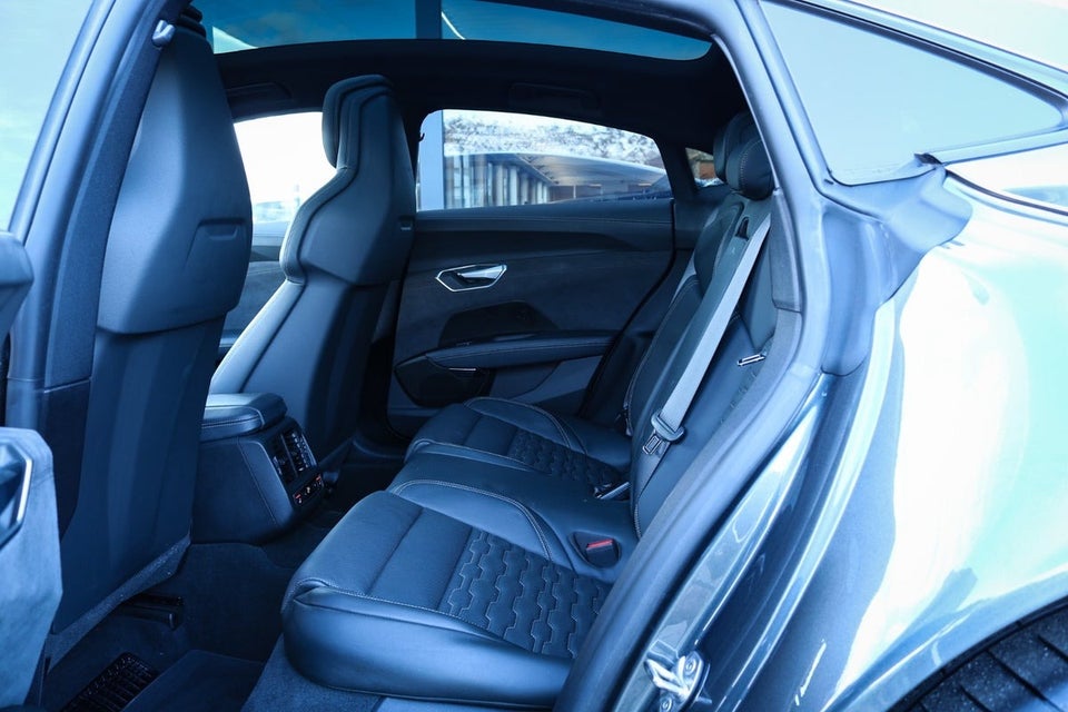 Audi RS e-tron GT quattro 4d