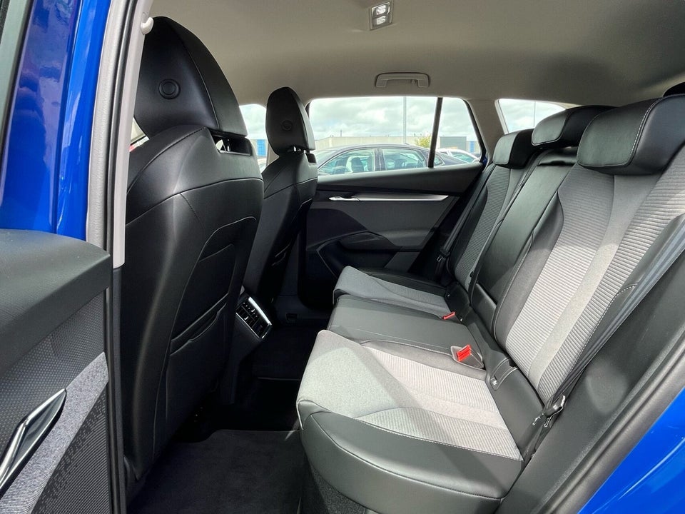 Skoda Enyaq 60 iV Loft 5d