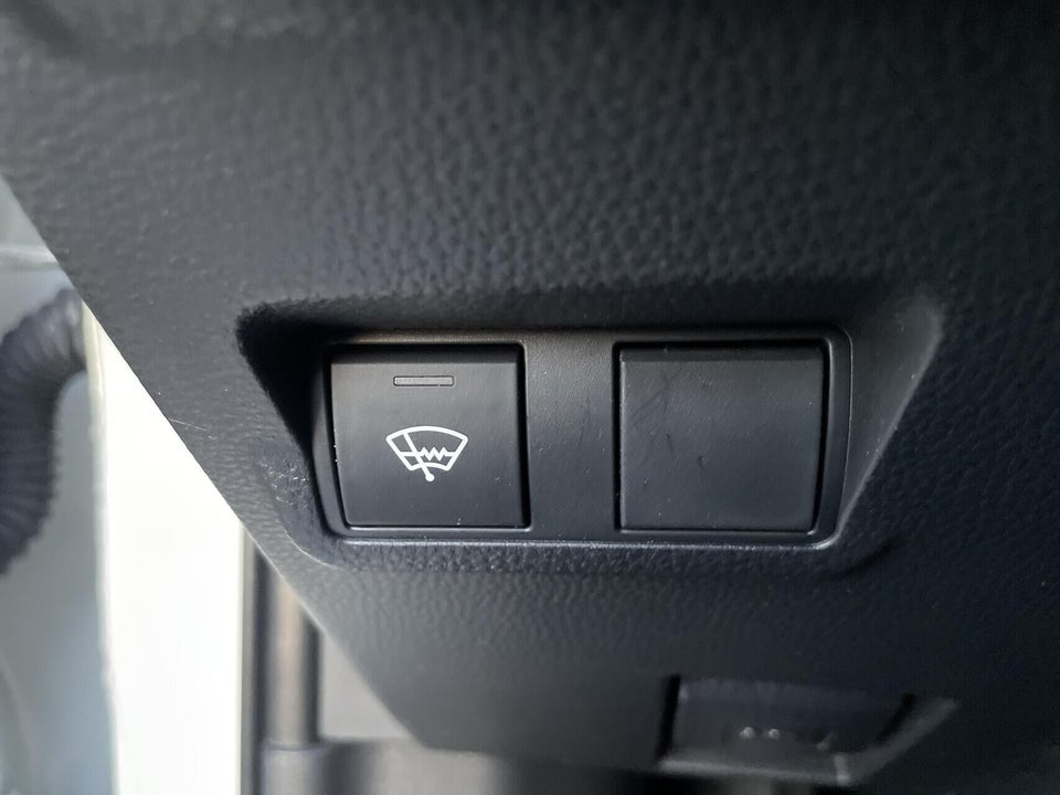 Toyota Corolla Cross 2,0 Hybrid Active CVT 5d