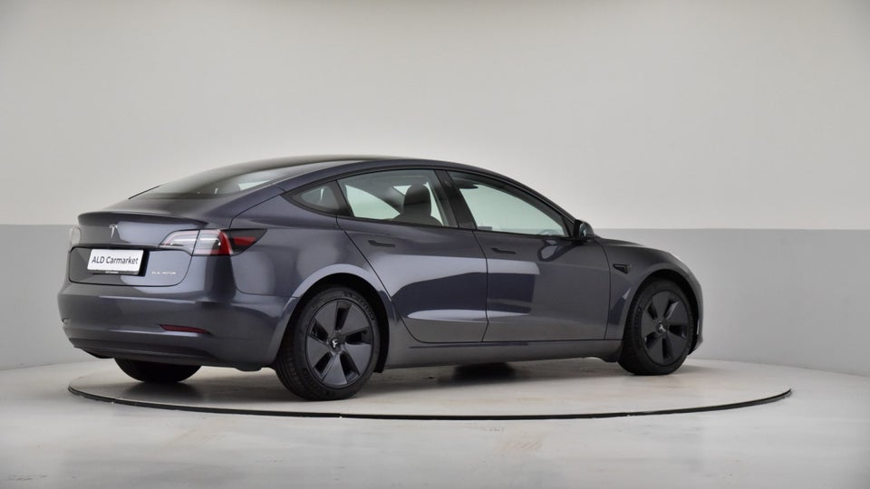 Tesla Model 3 Long Range AWD 4d