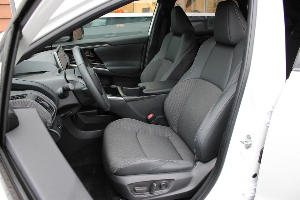 Toyota bZ4X Active 5d