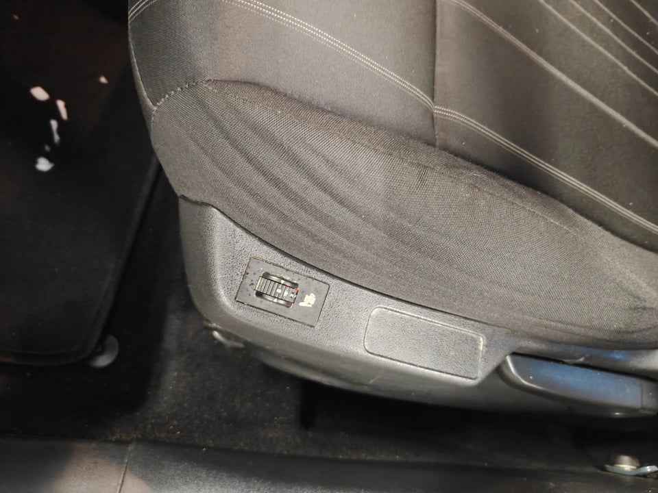 Citroën C4 1,6 BlueHDi 100 Feel 5d