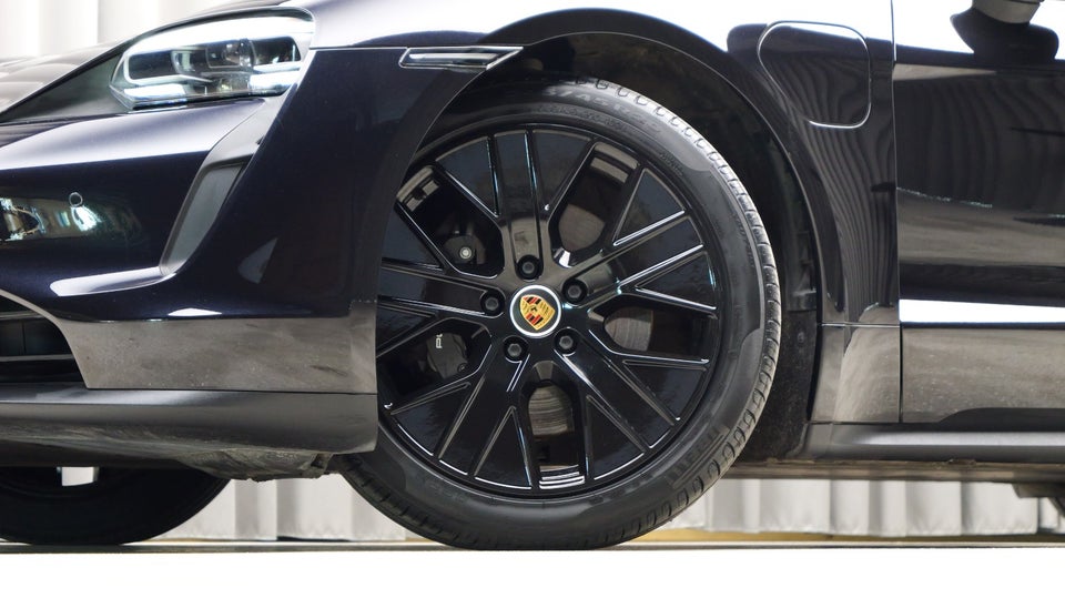 Porsche Taycan 4d