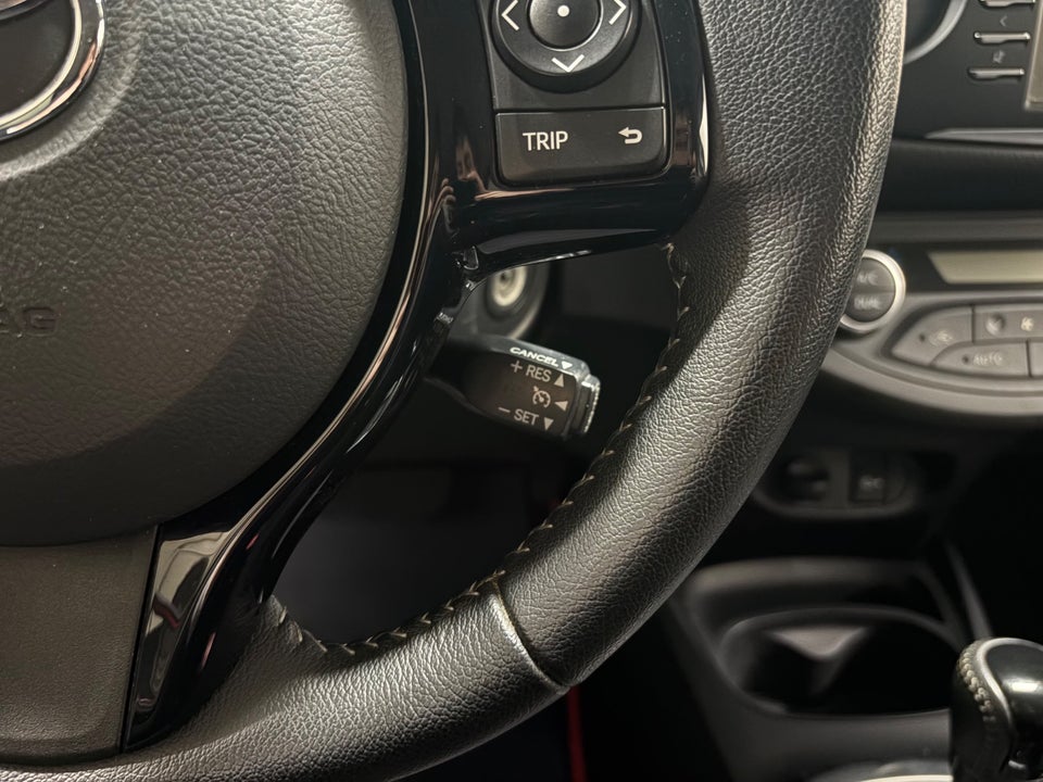 Toyota Yaris 1,5 Hybrid H1 e-CVT 5d