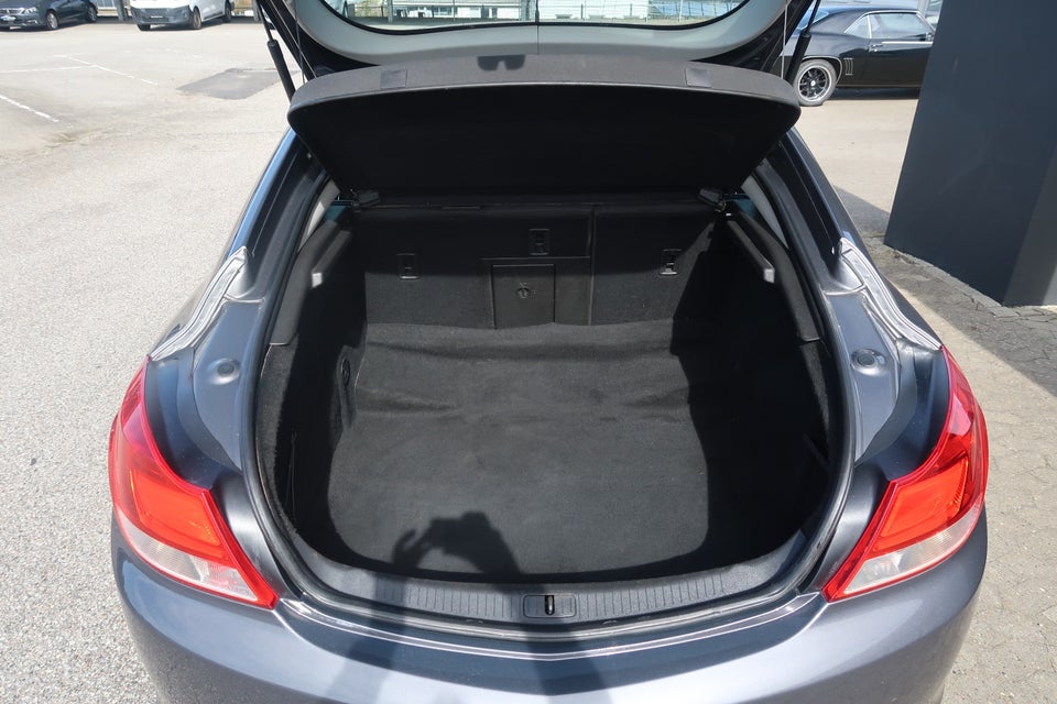 Opel Insignia 1,8 Essentia 5d