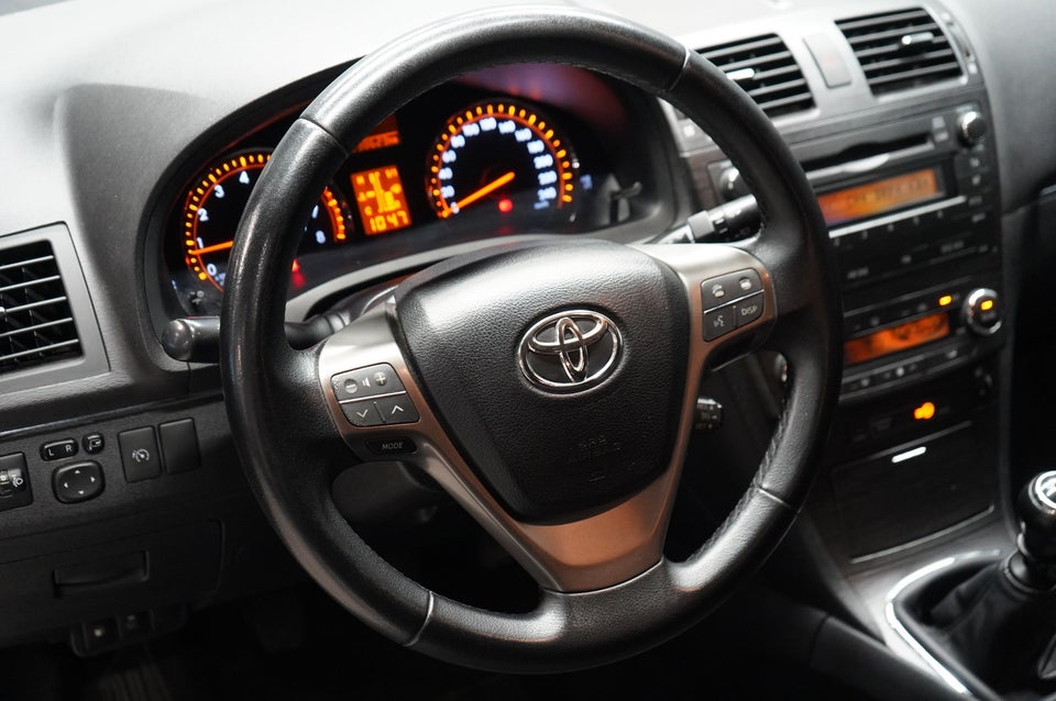 Toyota Avensis 2,0 VVT-i T3 stc. 5d