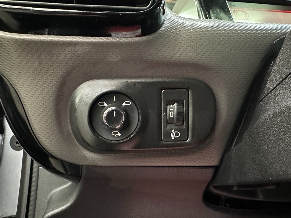 Citroën C4 Cactus 1,5 BlueHDi 100 Iconic 5d