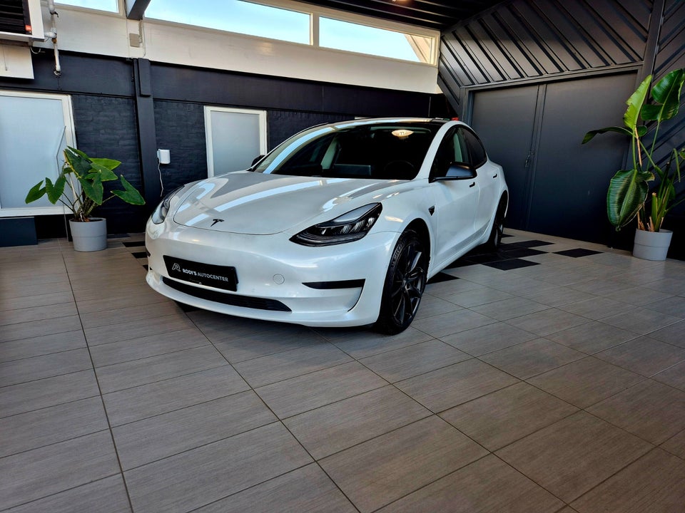 Tesla Model 3 Standard Range+ RWD 4d