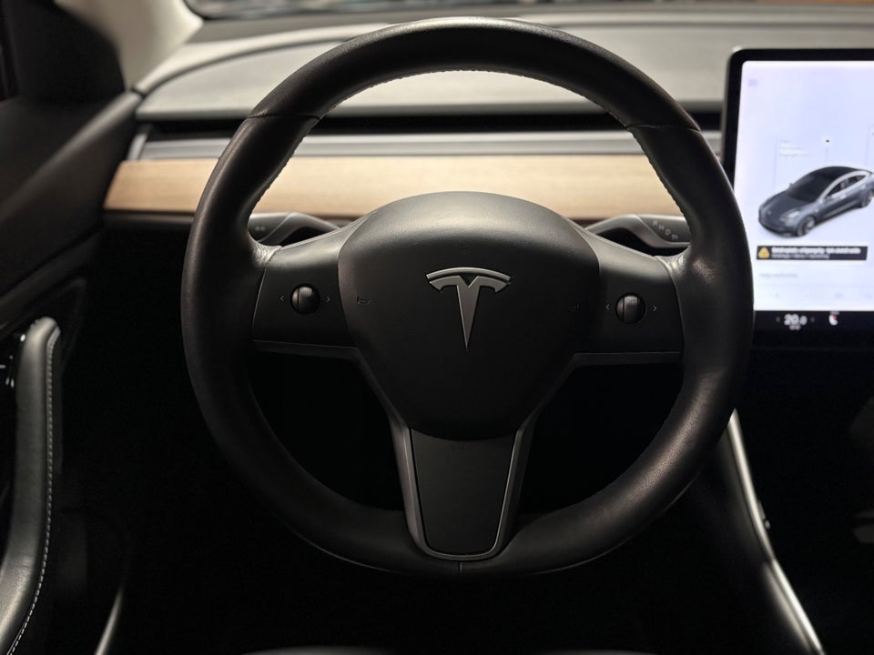 Tesla Model 3 Standard Range+ RWD 4d