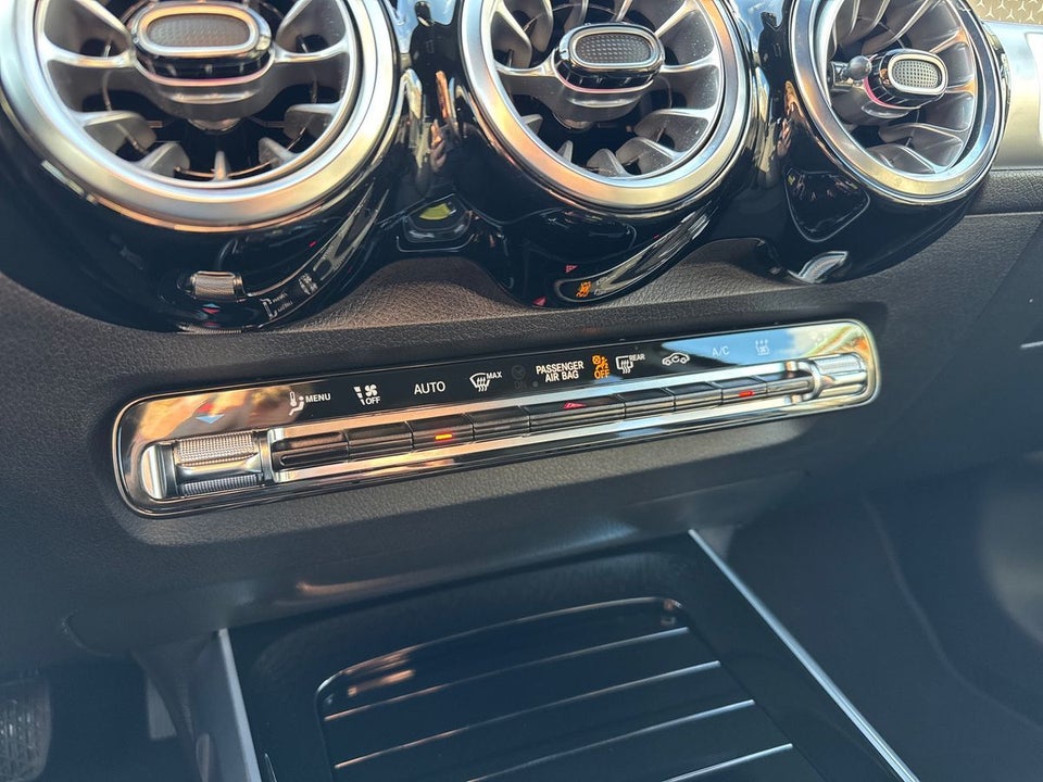 Mercedes EQB300 4Matic 5d