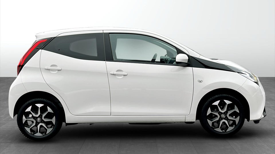 Toyota Aygo 1,0 VVT-i x-press 5d