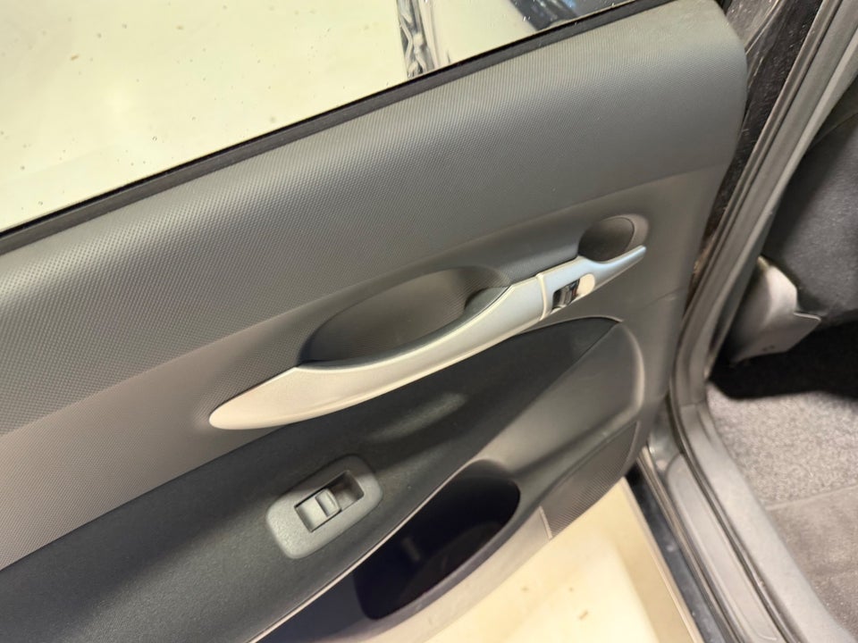 Toyota Auris 1,6 Luna 5d