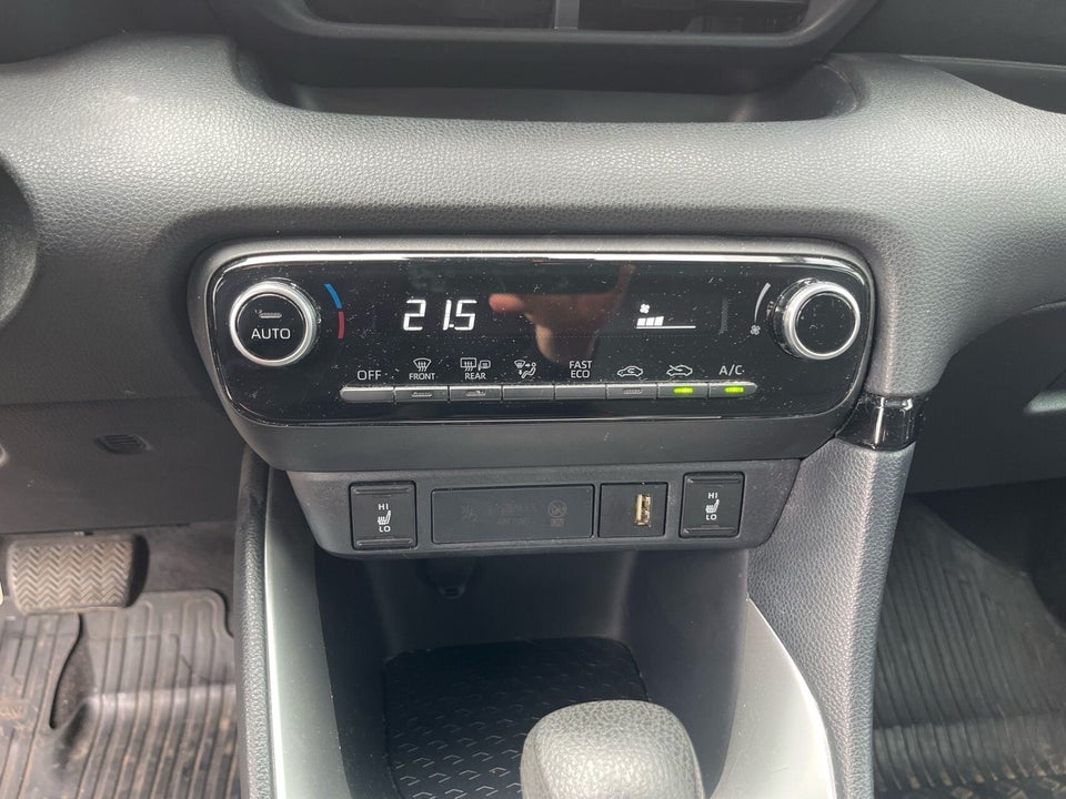 Toyota Yaris 1,5 Hybrid H3 Vision e-CVT 5d