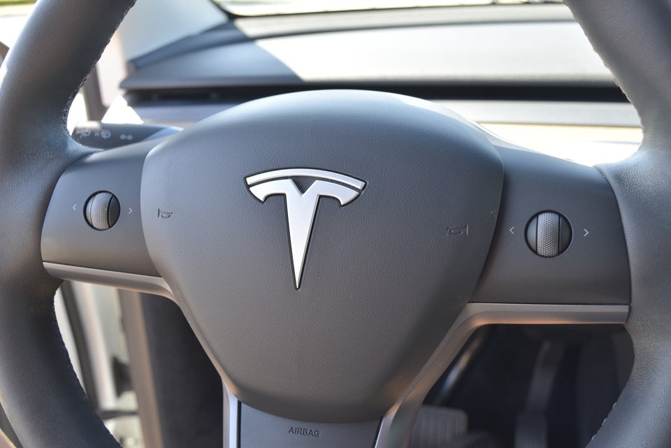 Tesla Model Y RWD 5d