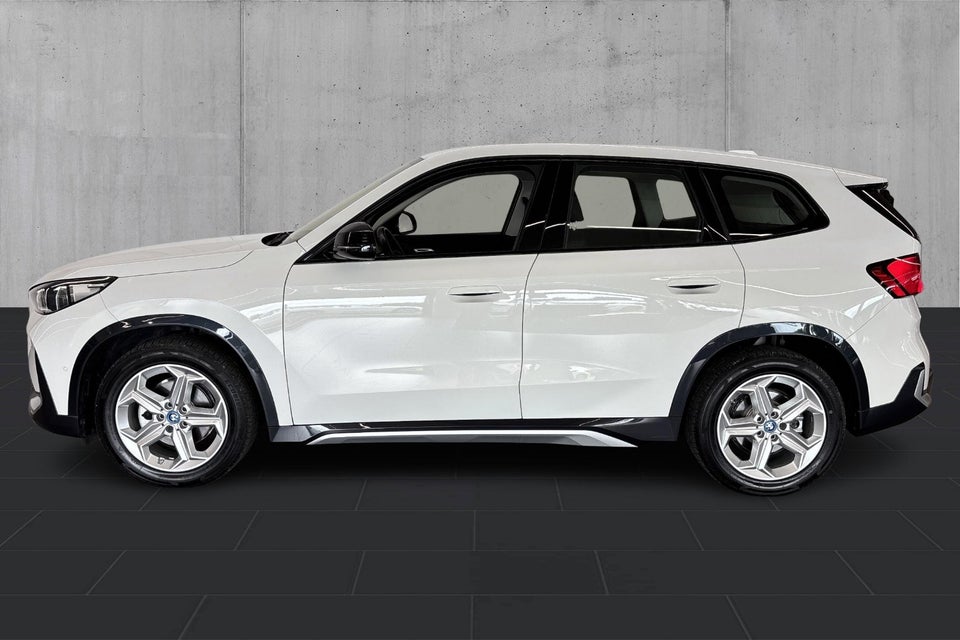 BMW iX1 eDrive20 X-Line 5d