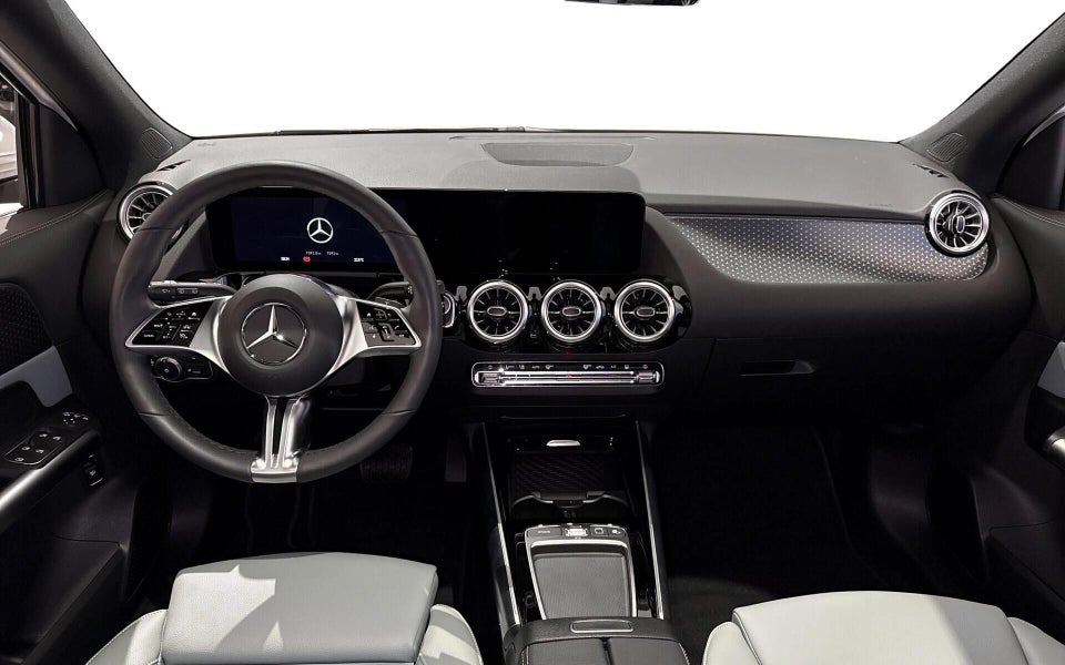 Mercedes EQA250+ Progressive 5d