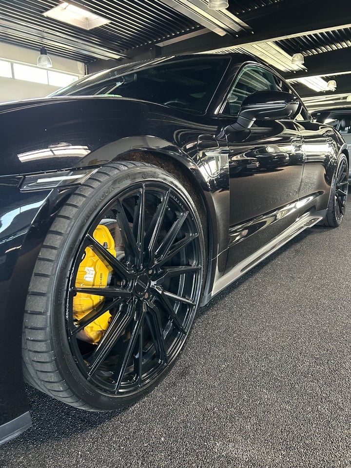 Porsche Taycan Performance+ 4d