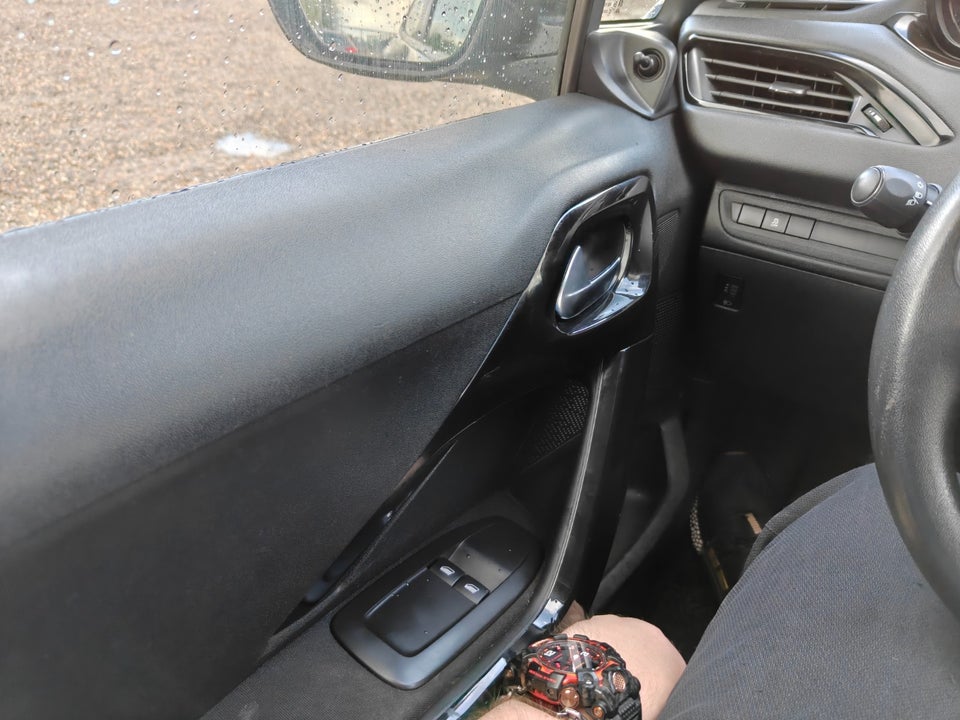 Peugeot 208 1,0 VTi Access Air 5d