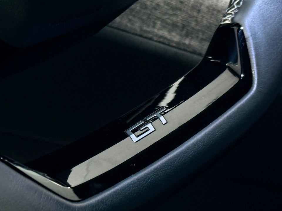 Peugeot e-3008 77 GT Pack 5d