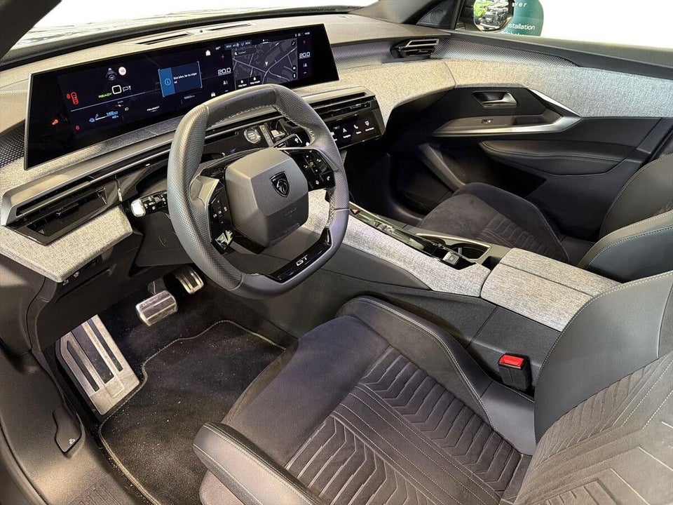 Peugeot e-3008 77 GT Pack 5d