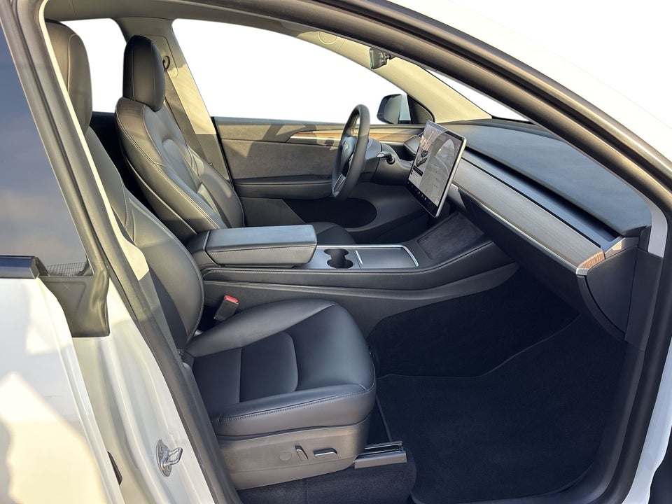 Tesla Model Y Long Range AWD 5d