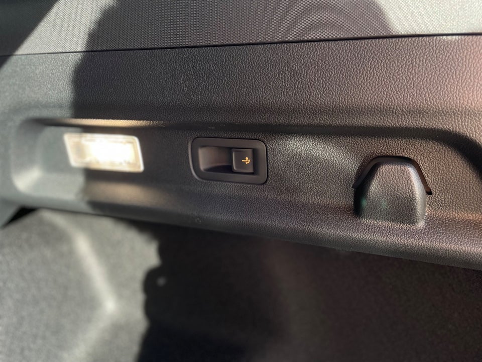 Ford Explorer 82 Premium Extended Range 5d