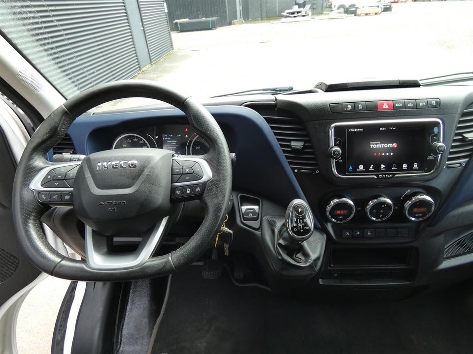 Iveco Daily 2,3 35S16 12m³ Van AG8