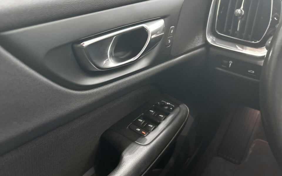 Volvo V60 2,0 T5 250 Momentum aut. 5d