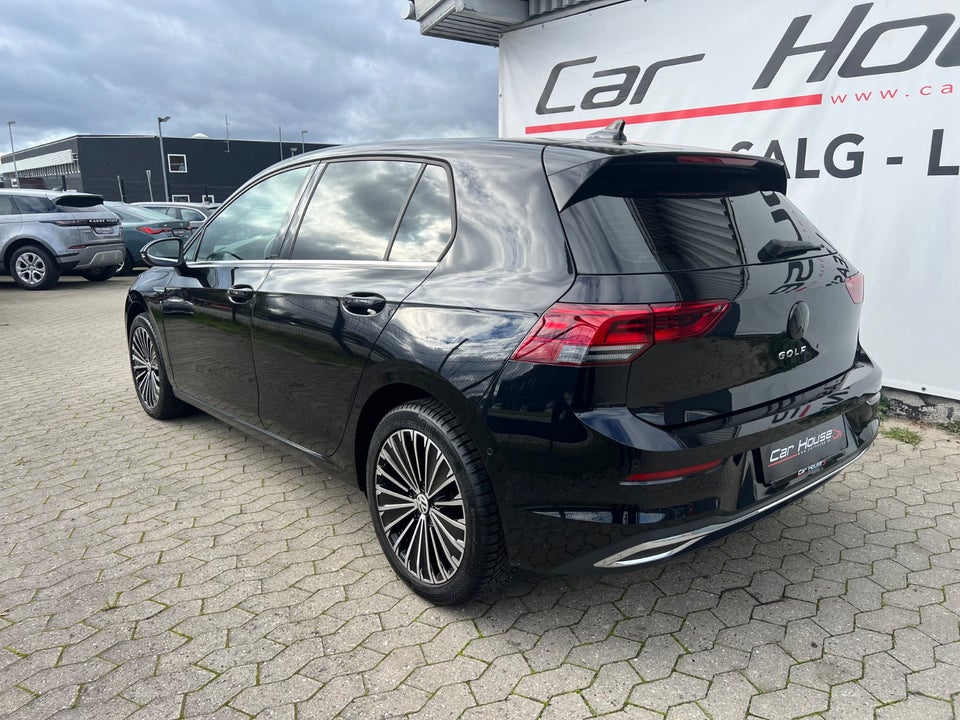 VW Golf VIII 1,5 eTSi 150 Style 75 Years Edition DSG 5d