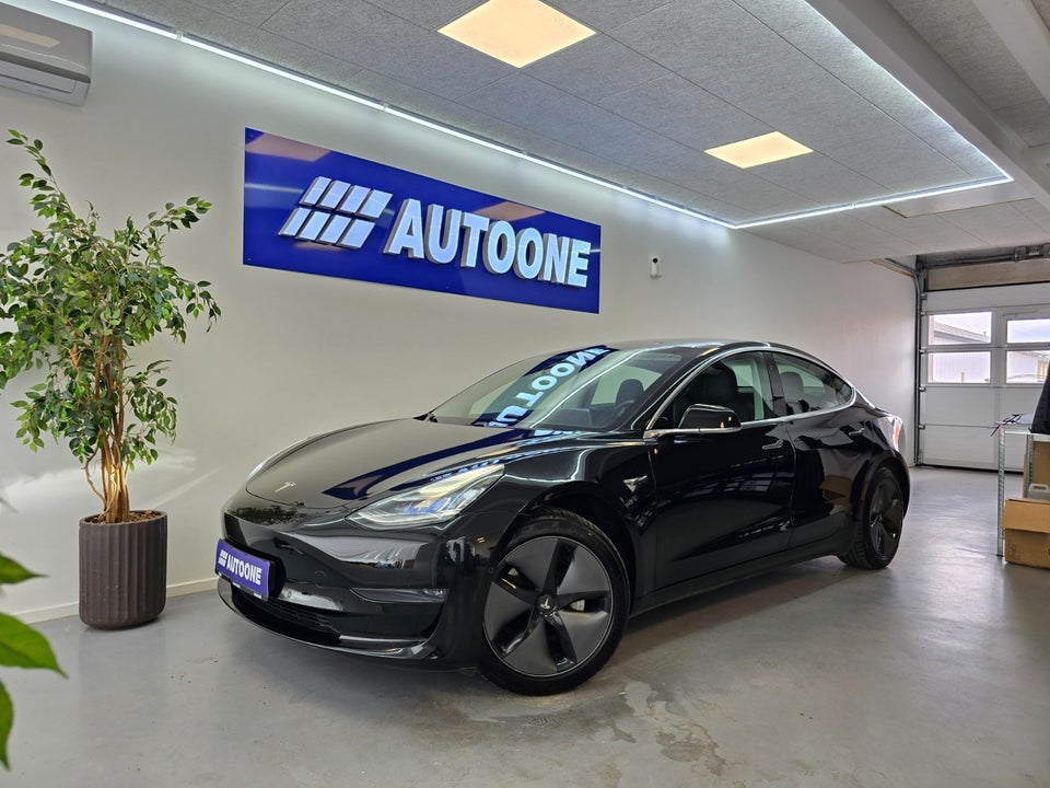 Tesla Model 3 Long Range AWD 4d