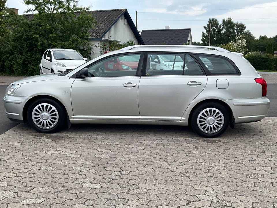 Toyota Avensis 1,8 VVT-i Sol stc. 5d