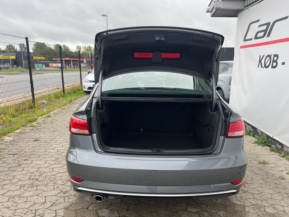 Audi A3 1,6 TDi 116 Sport S-tr. 4d
