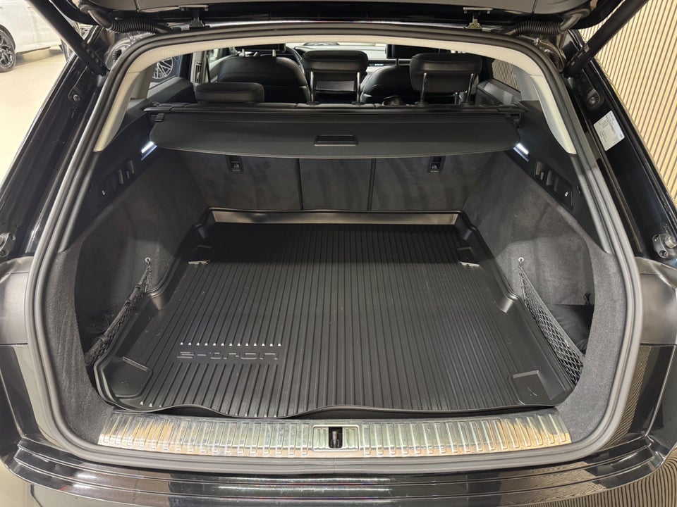 Audi e-tron 55 quattro 5d