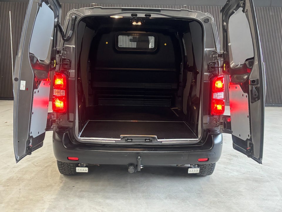Toyota ProAce 2,0 D 144 Medium Master aut. 4d