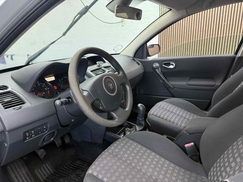 Renault Megane II 1,6 16V Touring stc. 5d