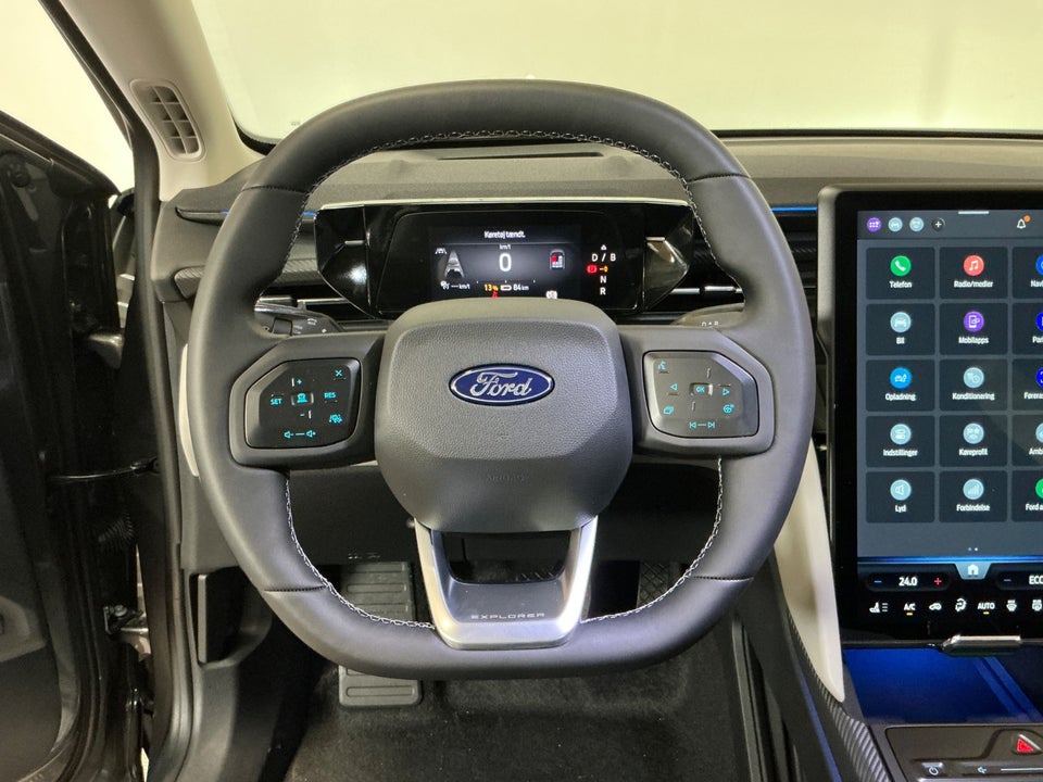 Ford Explorer 77 Premium Extended Range 5d