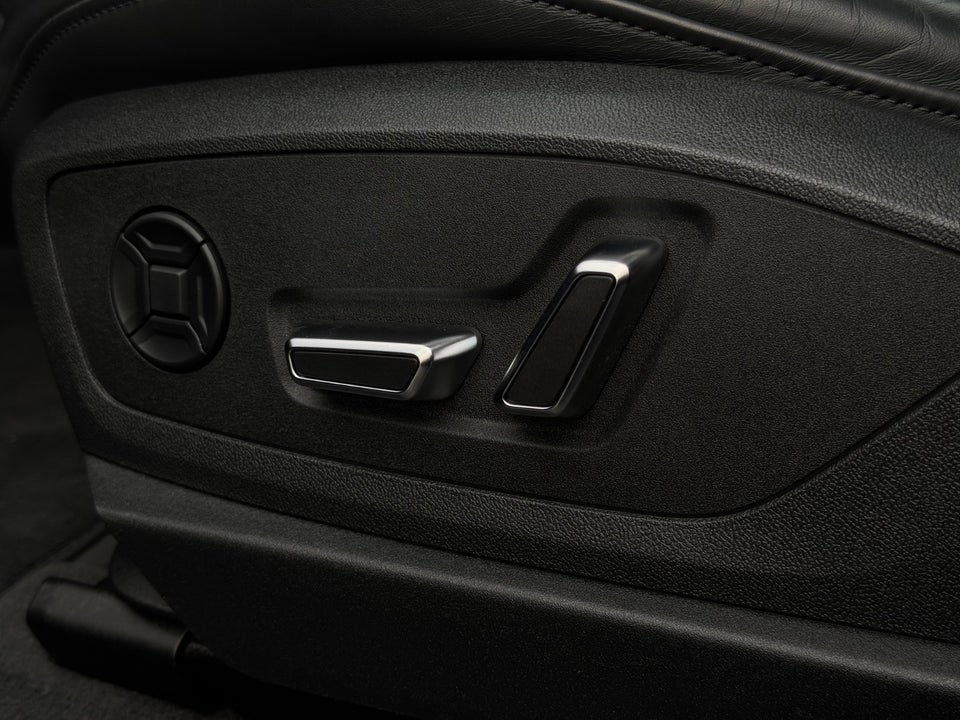 Audi Q8 e-tron 55 S-line Black Edition quattro 5d