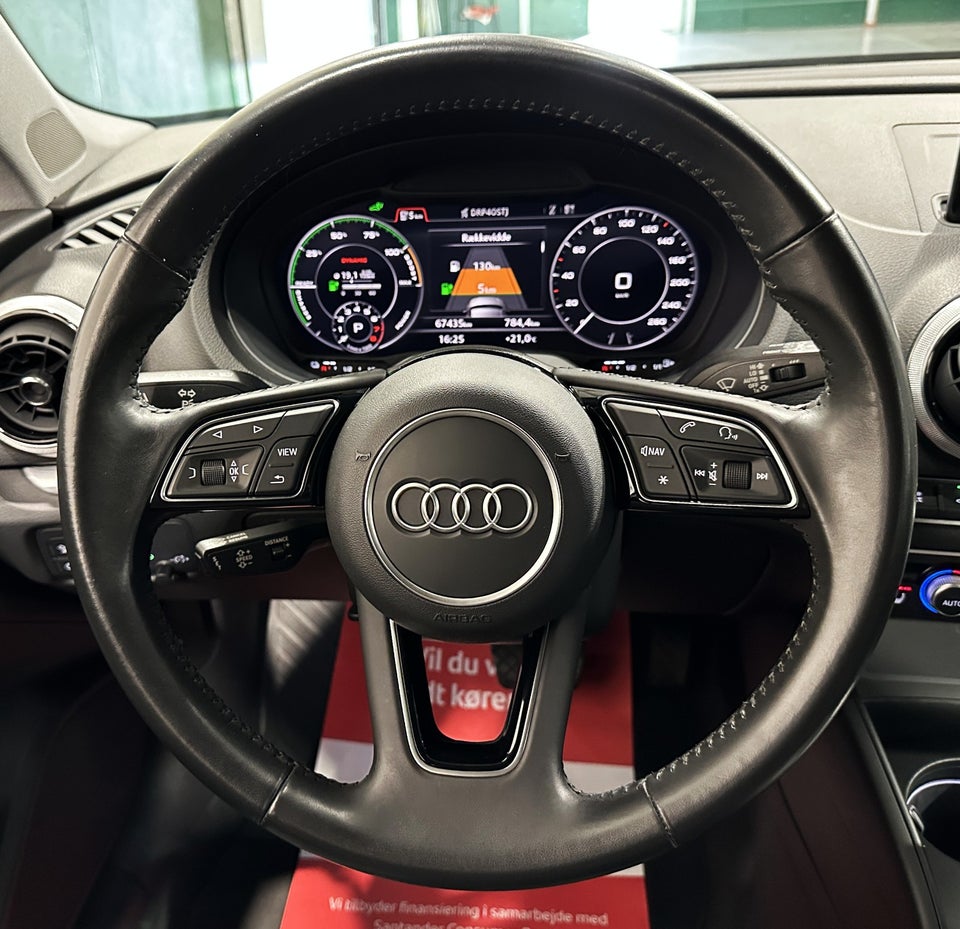 Audi A3 1,4 e-tron S-line Sportback S-tr. 5d