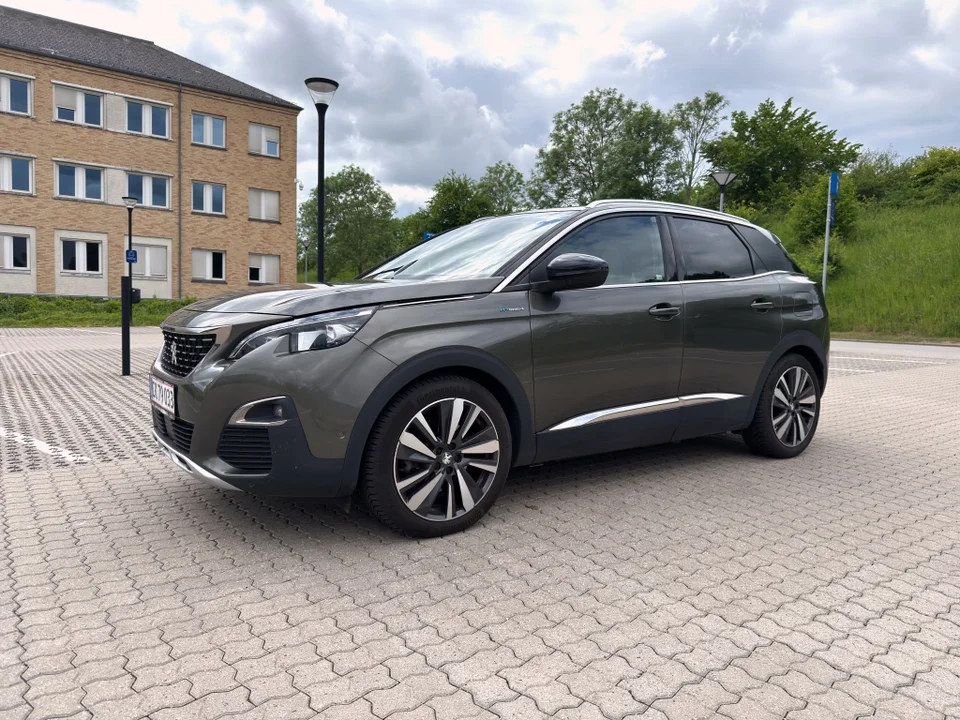 Peugeot 3008 1,6 Hybrid4 GT Line EAT8 5d