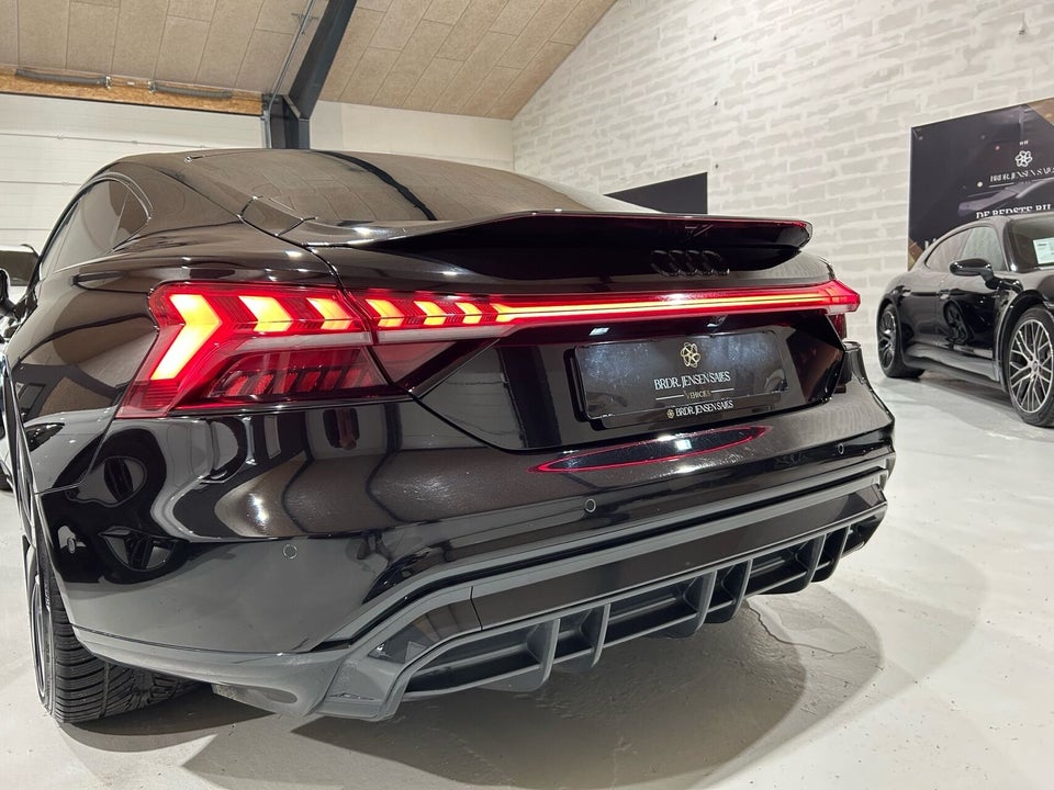 Audi e-tron GT quattro 4d