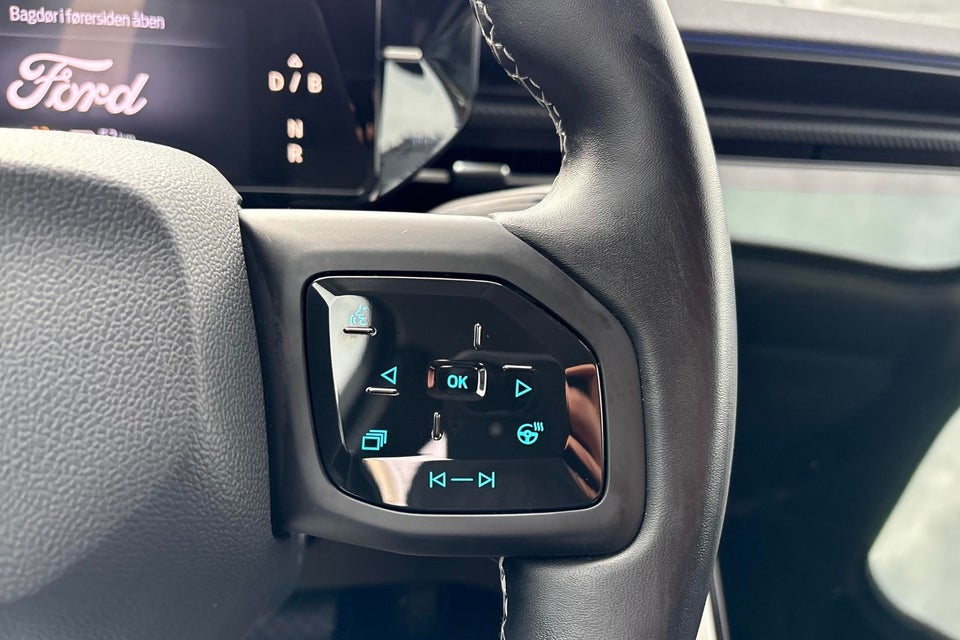 Ford Explorer 77 Premium Extended Range 5d