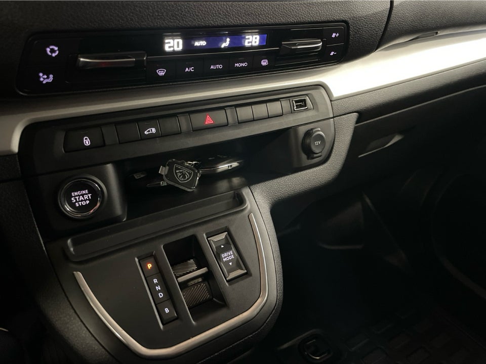 Peugeot e-Expert 75 L2 Premium Van