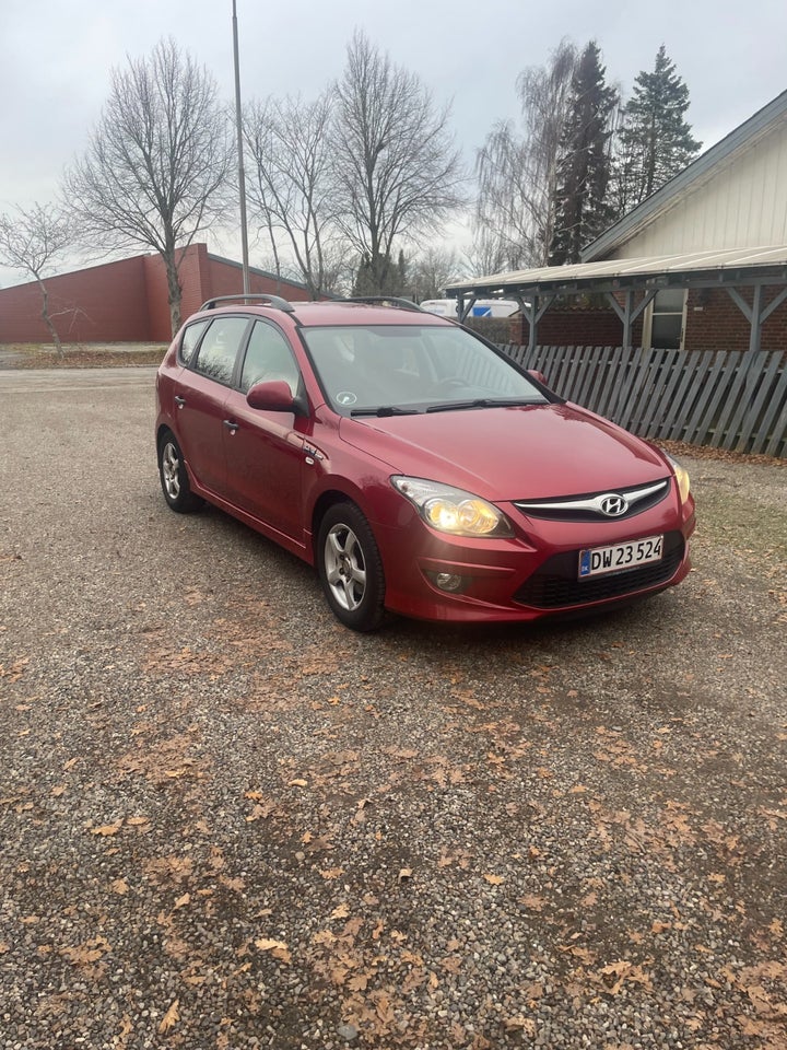 Hyundai i30 1,6 CRDi 90 Blue Drive CW 5d